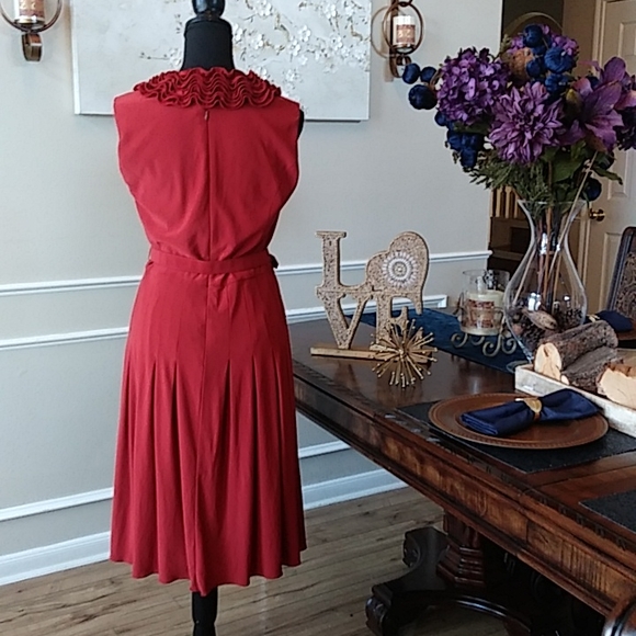 Adrianna Papell Ruffle Neckline belted Pleated Dress. Size 8 EUC - Picture 7 of 17